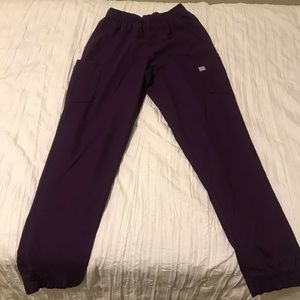 💕 Eggplant colored jogger scrub pants 💕